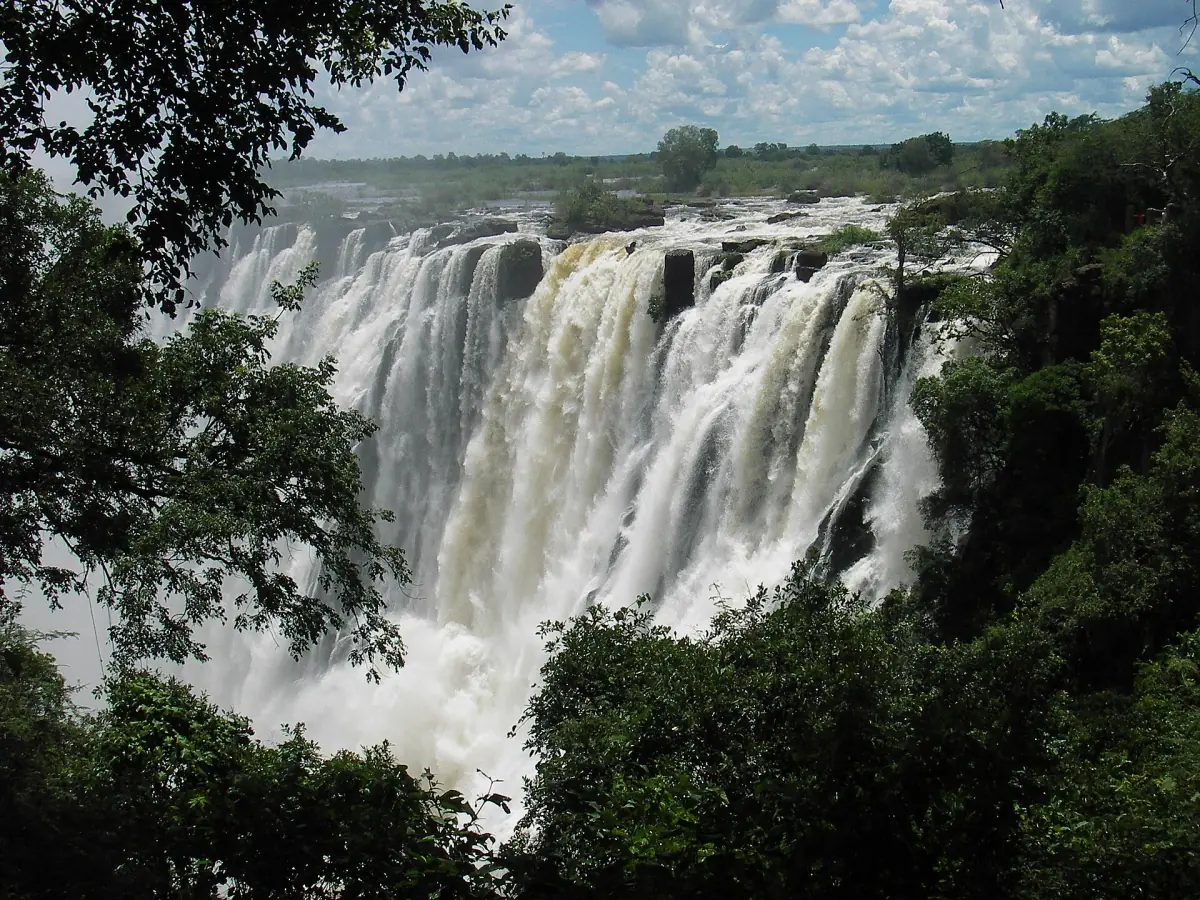 The Main Falls in full flow with spray